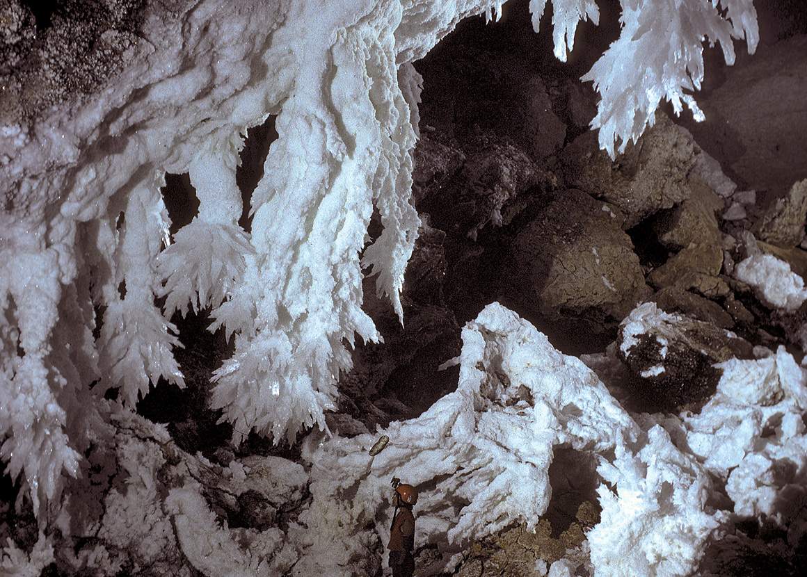 Lechuguilla Cave